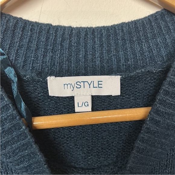Mystyle Color Block Crew neck Sweater - Picture 3 of 7